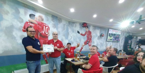 A magyarországi Bayern München szurkolók is támogatják a Magyar Gyermekmentő Alapítványt